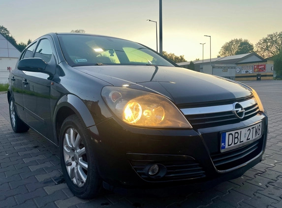 Opel Astra cena 6500 przebieg: 306000, rok produkcji 2005 z Dynów małe 56